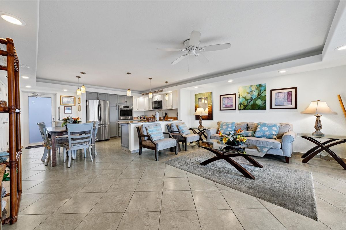 Apartment 104 | Siesta Key, FL | The Casa Blanca